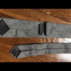 Express Men’s tie